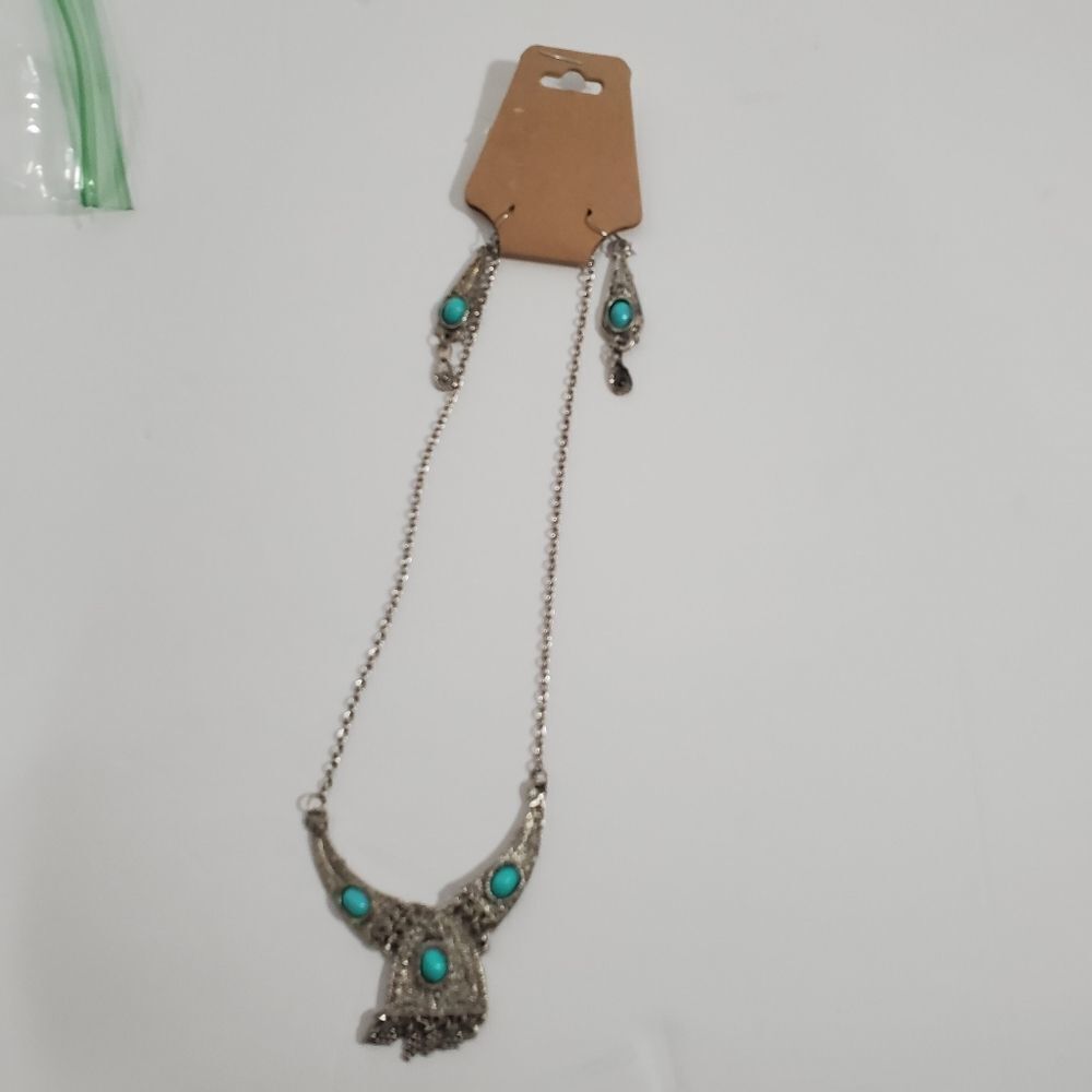Vintage style turquoise earrings and necklace - Picture 2 of 9